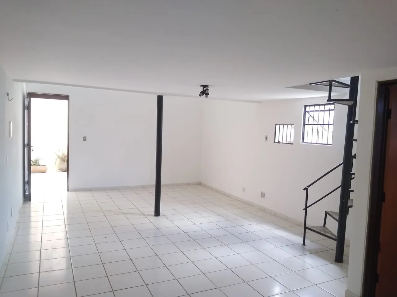 Estudio sin amueblar con calentador a gas y 1 baño — photo 8