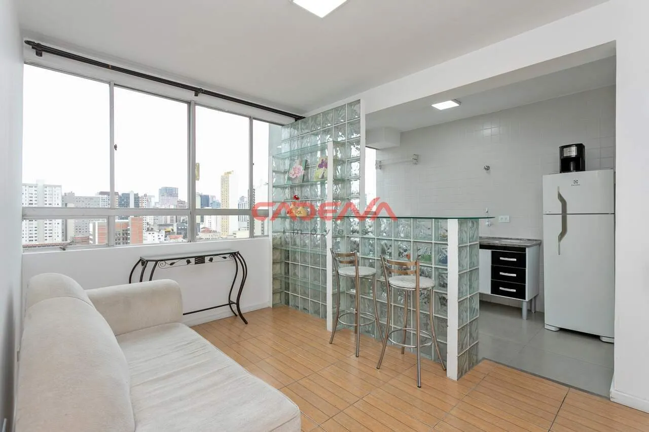 Furnished 1-bedroom apartment with open-plan kitchen