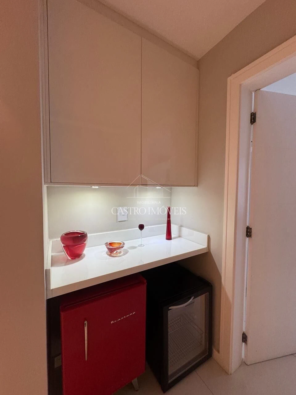 Furnished 715 m² house with 5 en-suites and 4 parking — photo 28