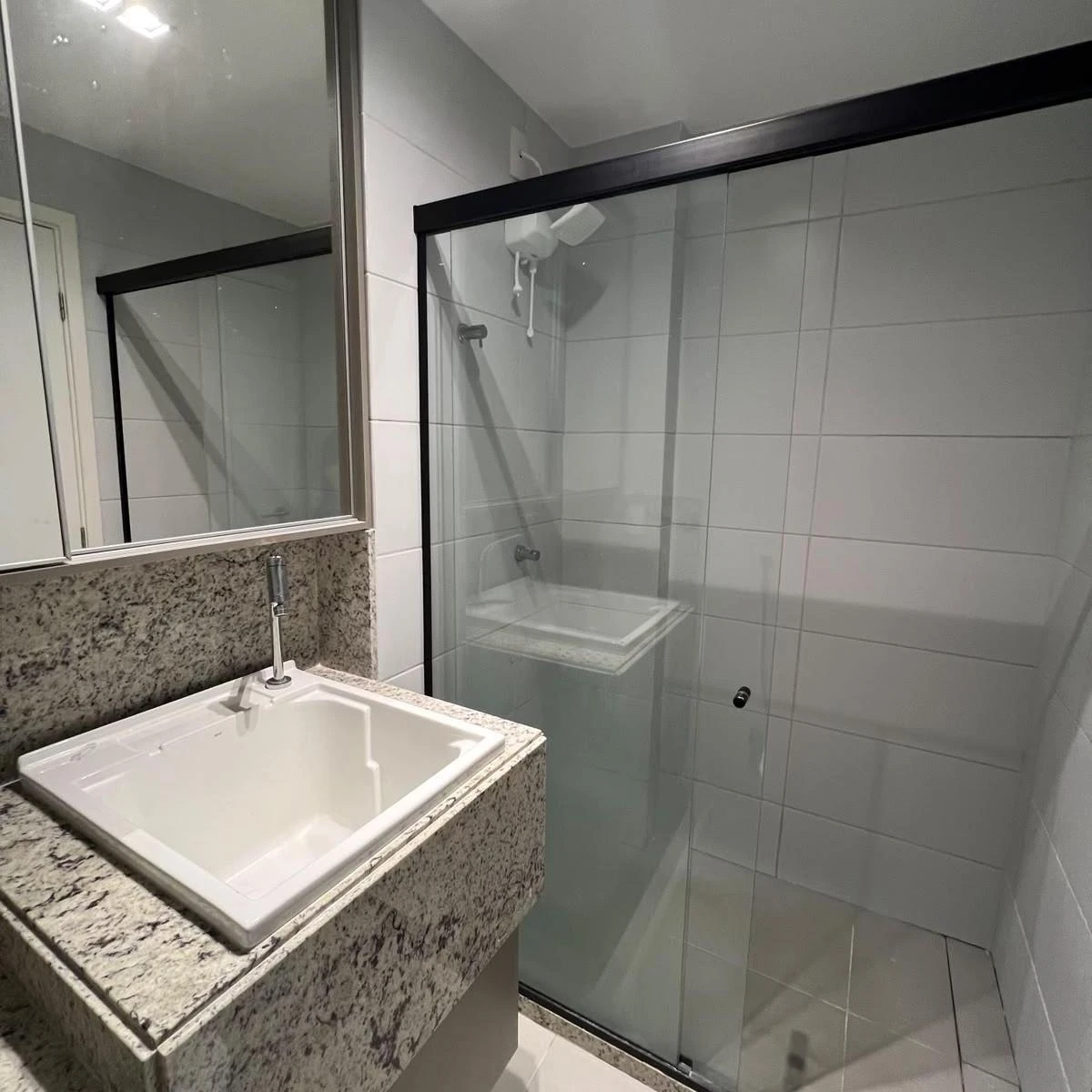 Furnished 63 m² apartment with 2 bedrooms and 2 baths — photo 10