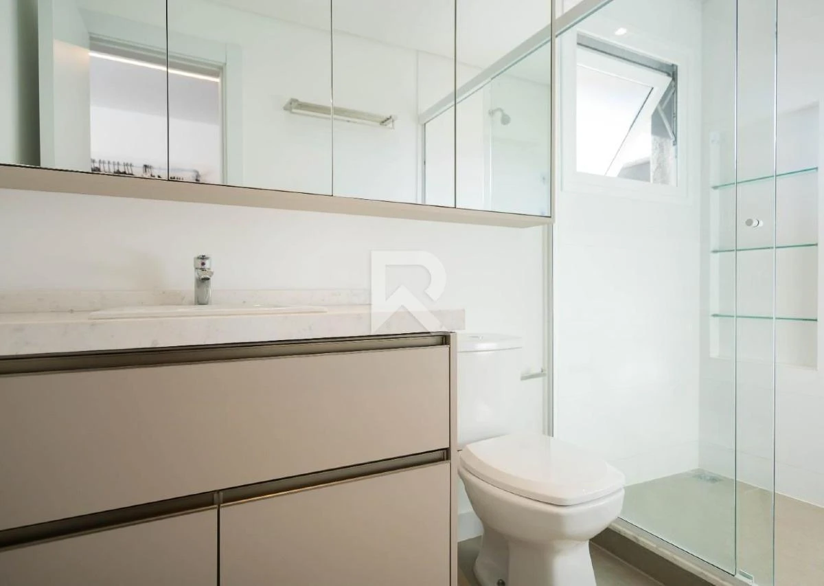 Furnished apartment, 194 m², with floor-to-ceiling windows — photo 35