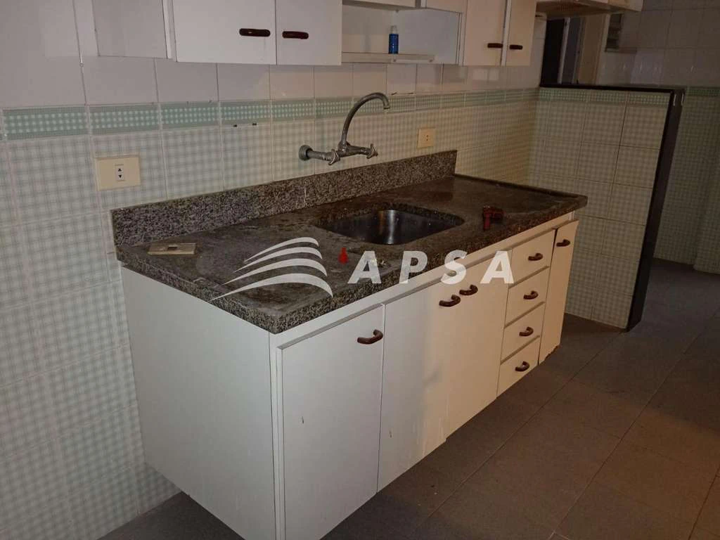 150 m² apartment with a separate closed kitchen — photo 18