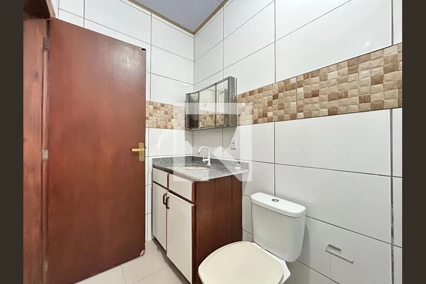 Furnished house with 2 en-suite bedrooms and private yard — photo 16