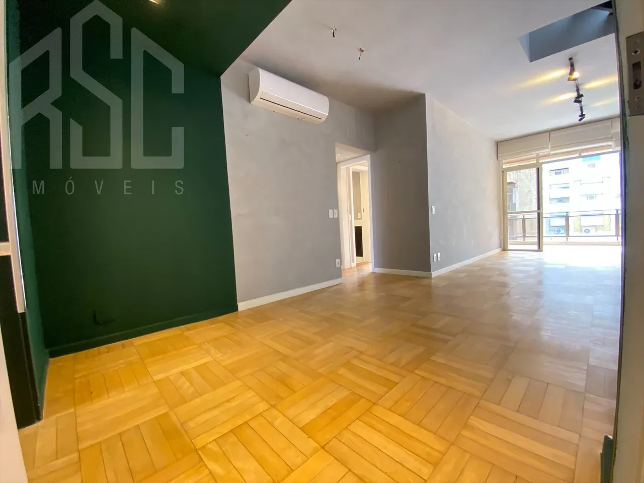 145 m² duplex penthouse with 2 bedrooms and 3 baths — photo 2