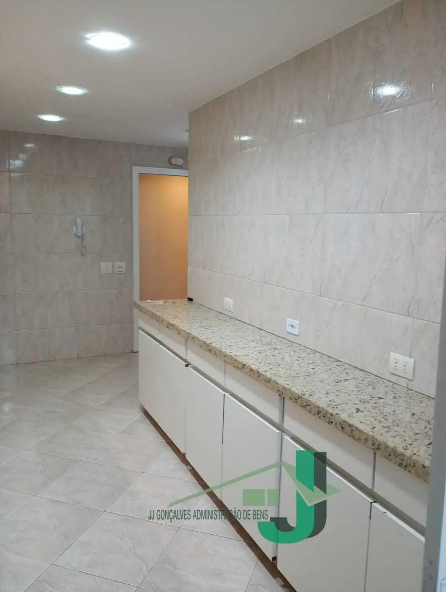 3-bedroom apartment with 3 bathrooms and 2 parking spots — photo 27