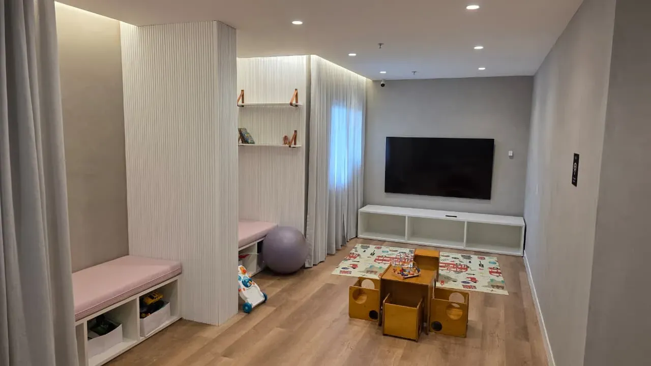 Home office in a 2-bedroom apartment, 56 m² — photo 48