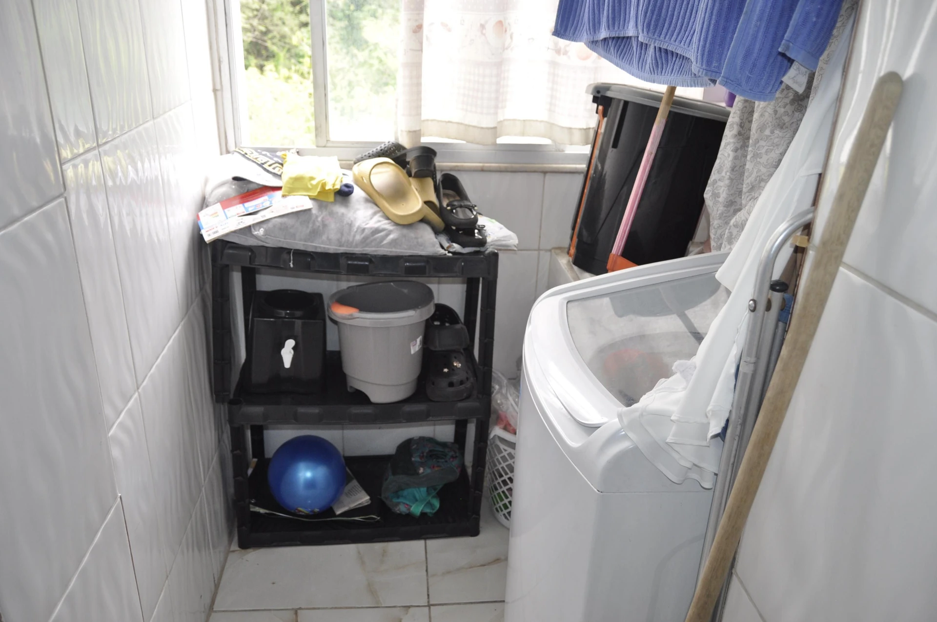 Furnished 2-bedroom apartment with private garden and 1 bath — photo 9