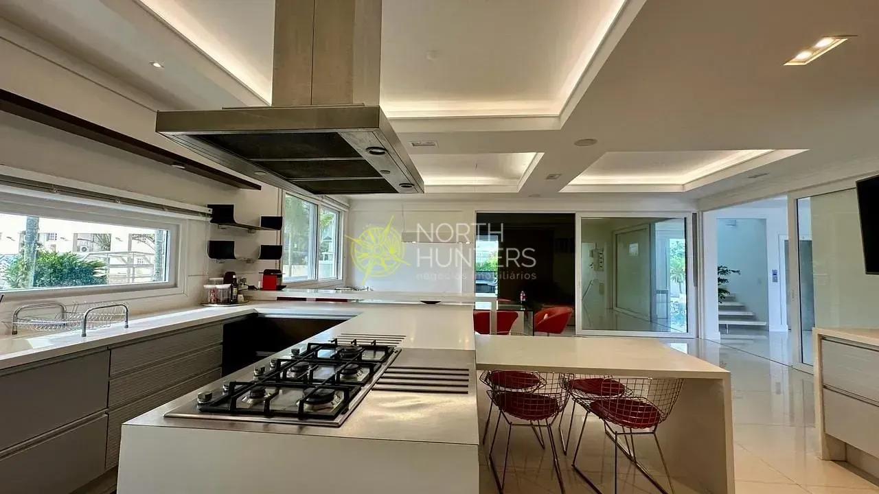 Furnished house with 9 bedrooms and a gas open kitchen — photo 14