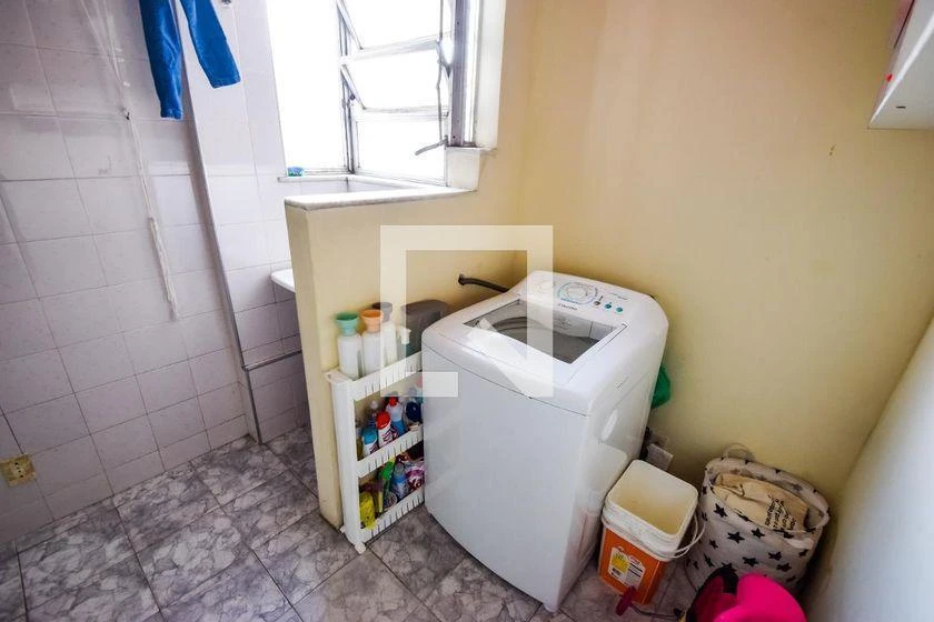 65 m² apartment with a washing machine and a bathtub — photo 28