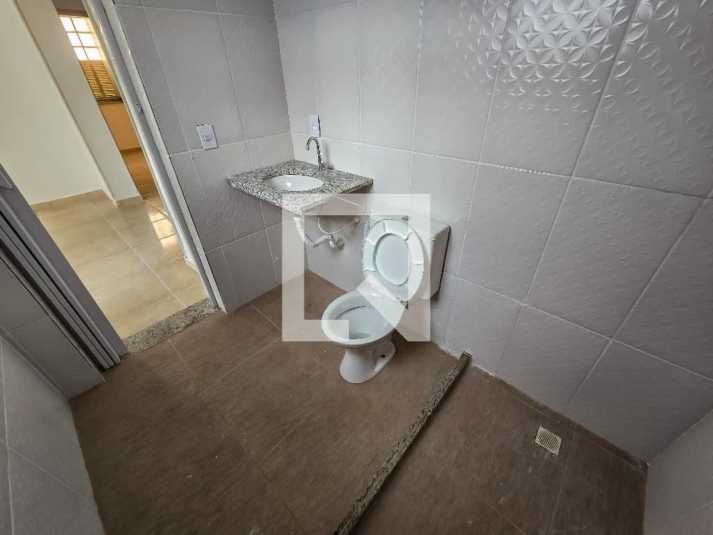 Apartment with 2 bedrooms and a glass-enclosed shower — photo 28