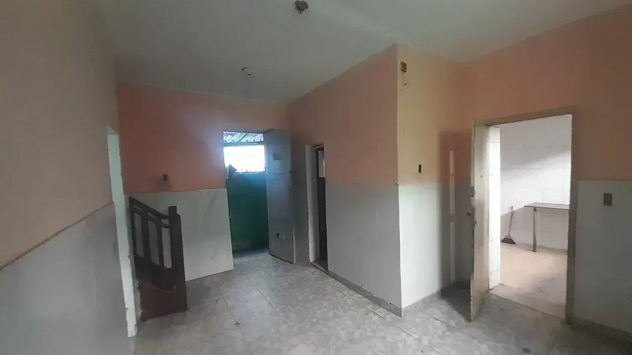 Unfurnished house with 3 bedrooms and 3 bathrooms — photo 2