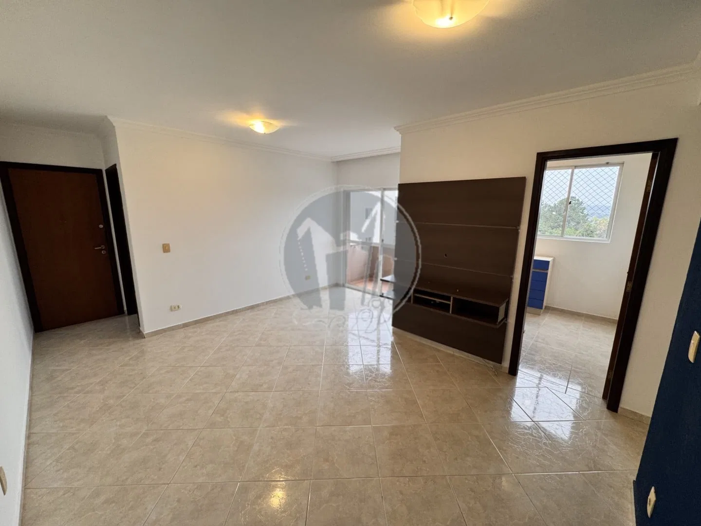 3-bedroom apartment with balcony and built-in TV wall — photo 2