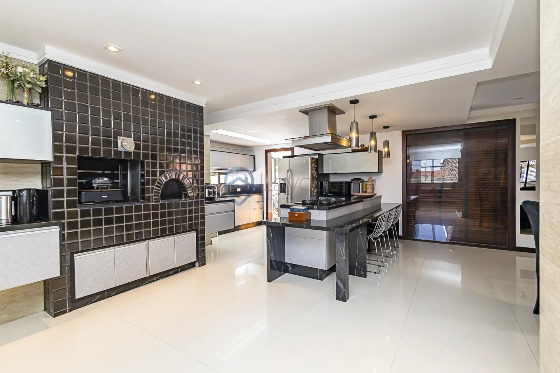 Рабочее место и 4 спальни: дом 381 м² — photo 6