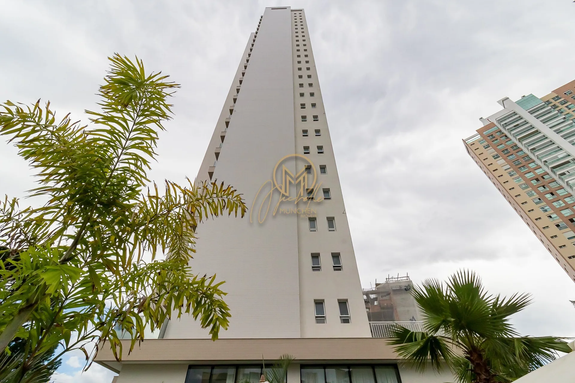 Furnished 462 m² apartment with 4 en-suite rooms — photo 140