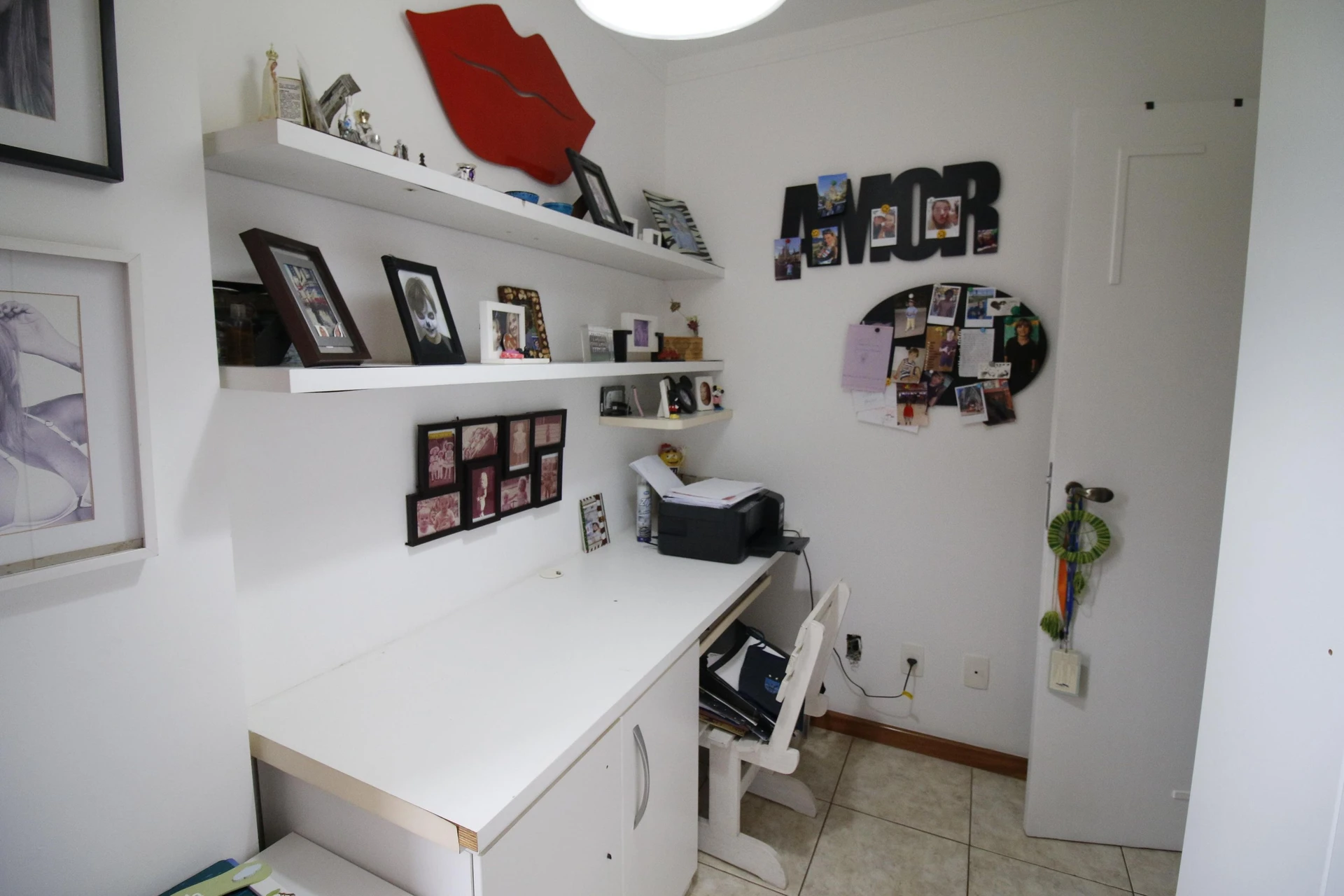 Furnished 3-bedroom apartment with balcony and pool — photo 28