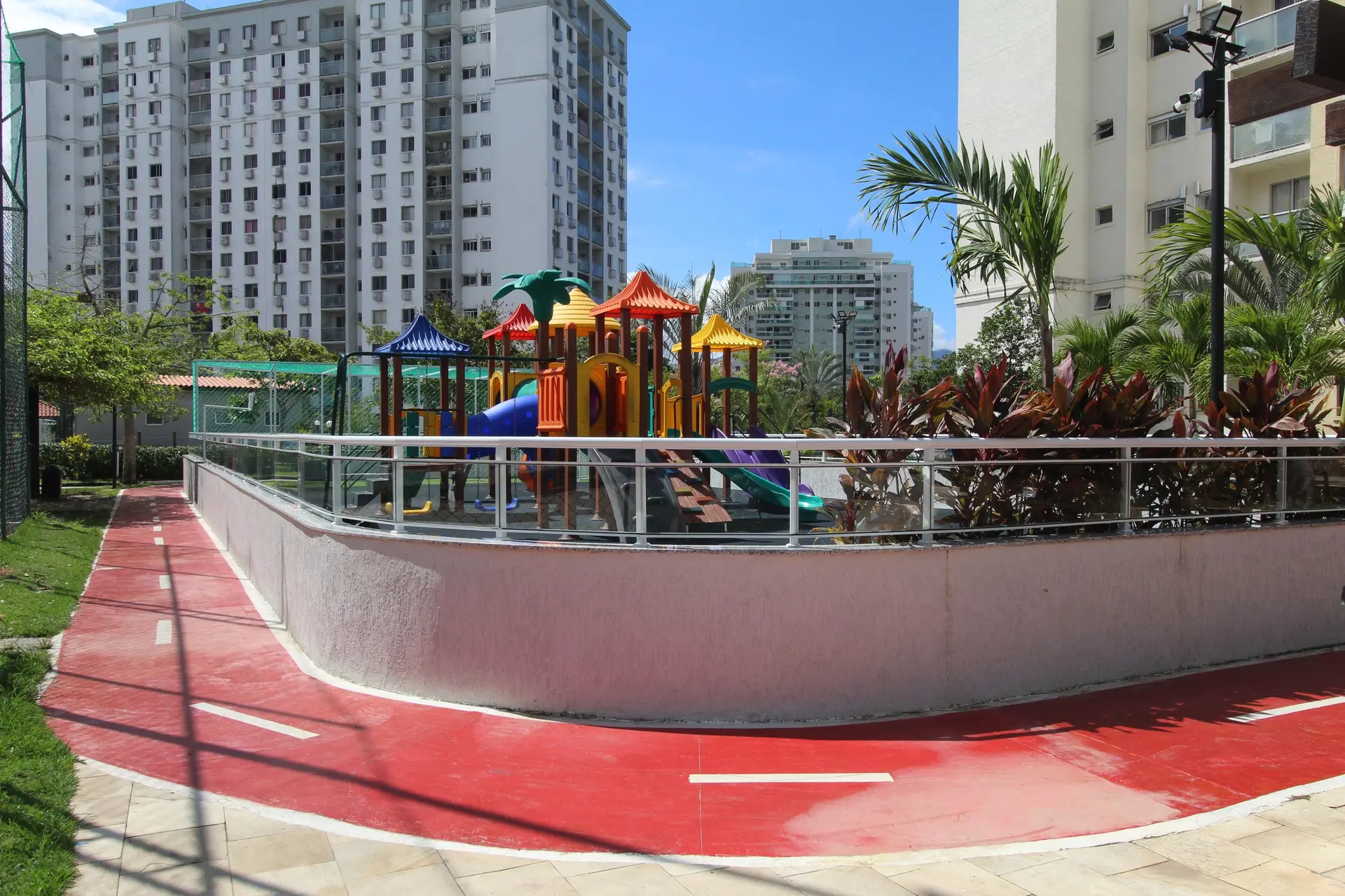 Furnished 2-bedroom apartment with a balcony — photo 45