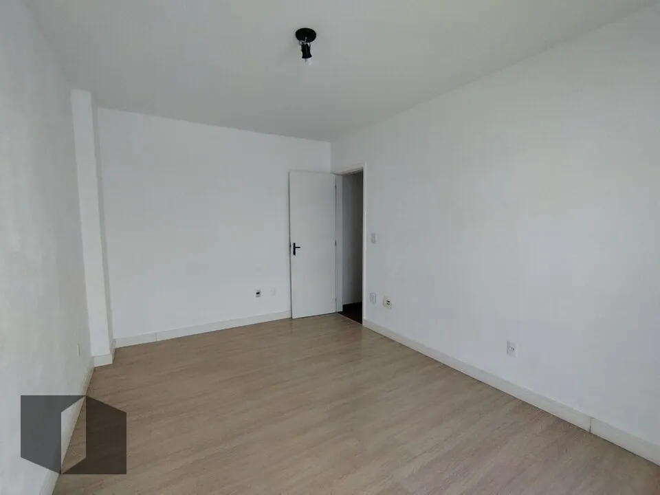 Penthouse with 3 bedrooms and a terrace — photo 15