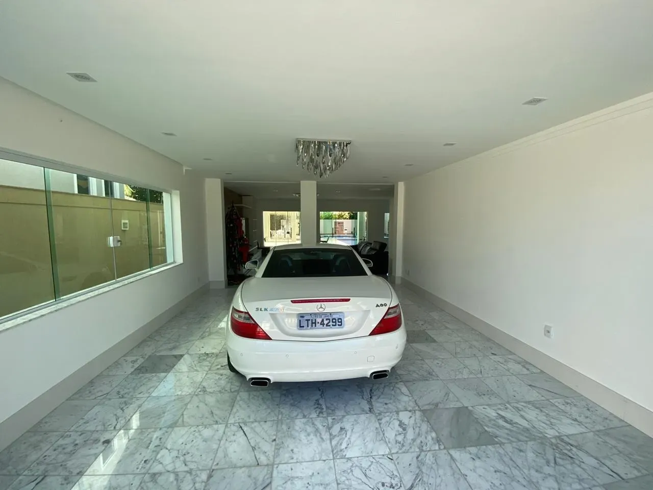 Unfurnished house with 5 bedrooms and 5 bathrooms — photo 28