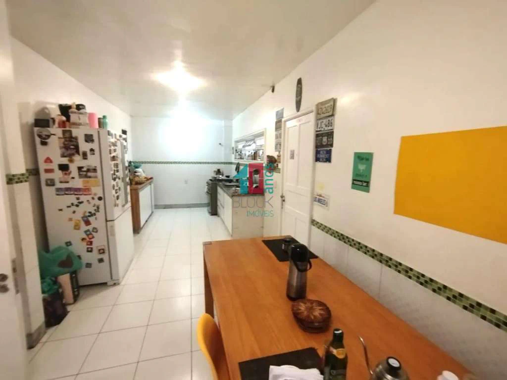 Street house 445 m² with 4 bedrooms and 1 en-suite — photo 28