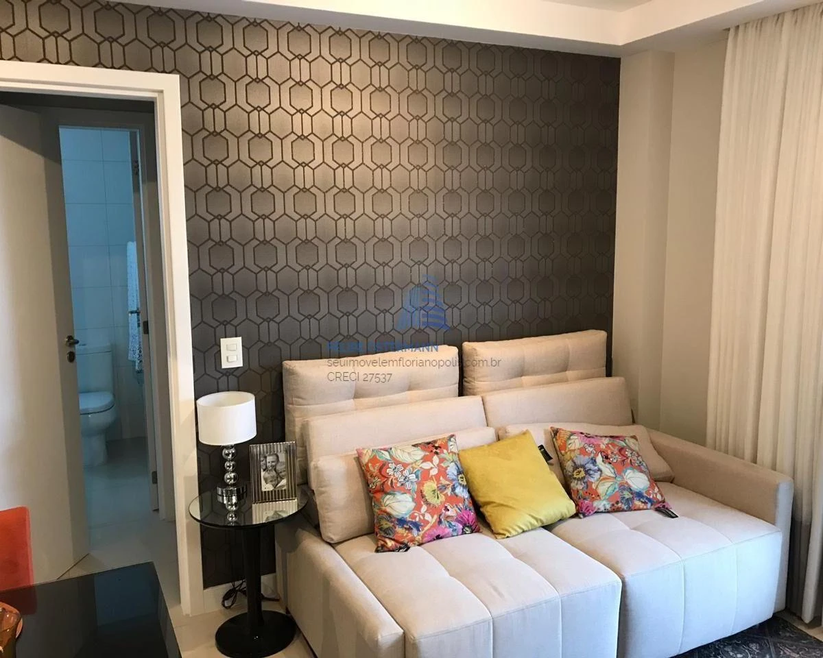 One-bedroom apartment with a glass-enclosed balcony — photo 44