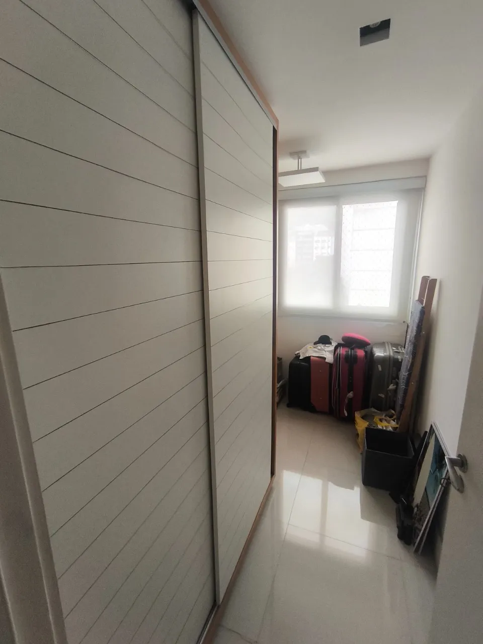 Furnished 3-bedroom apartment with an open kitchen — photo 18