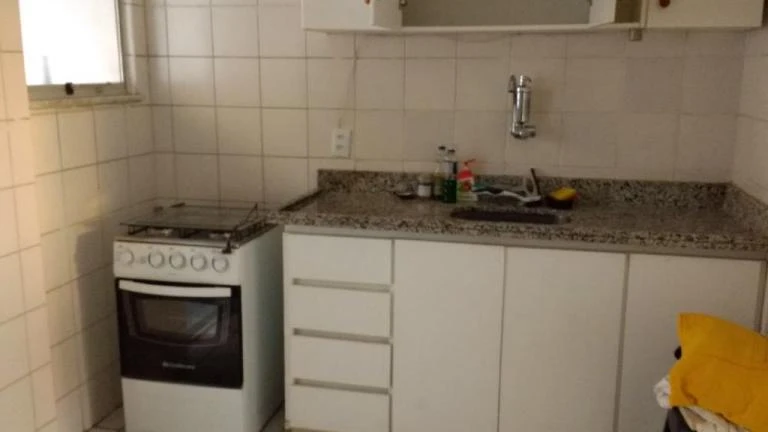 Casa com 3 quartos e cozinha separada com fogão a gás — photo 11