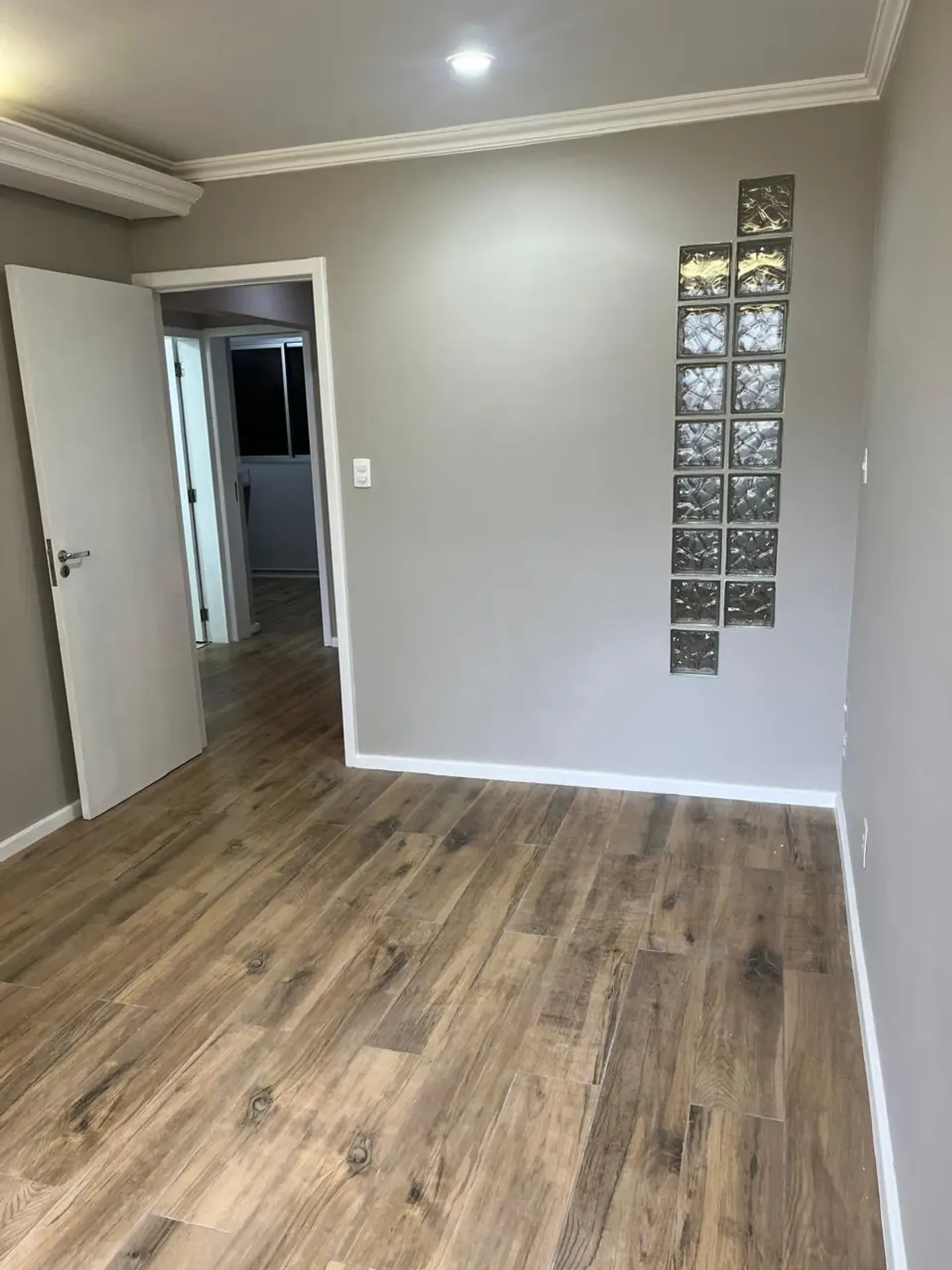 Apartment, 58 m², with wood or laminate floors — photo 6