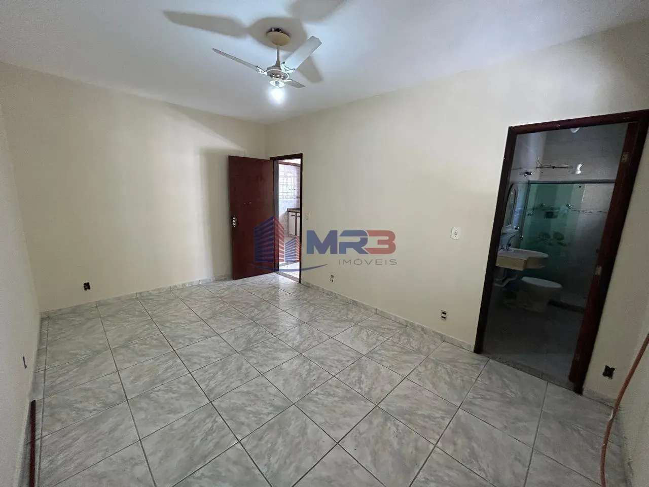 House, 280 m², with a bathtub — photo 8