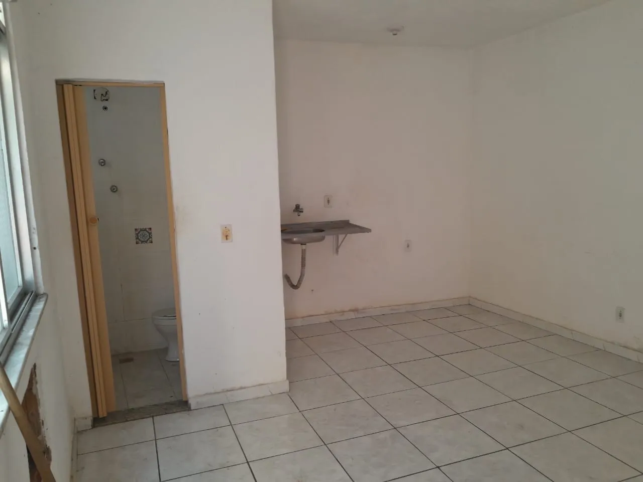 Unfurnished studio with 1 bedroom and 1 bathroom — photo 2