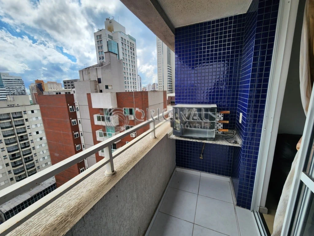 One-bedroom apartment in a building with an indoor pool — photo 11