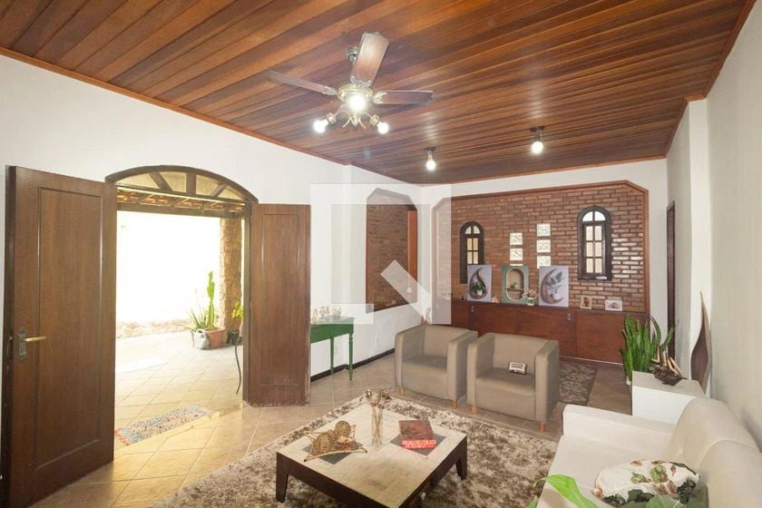 Casa, 250 m², com banheira