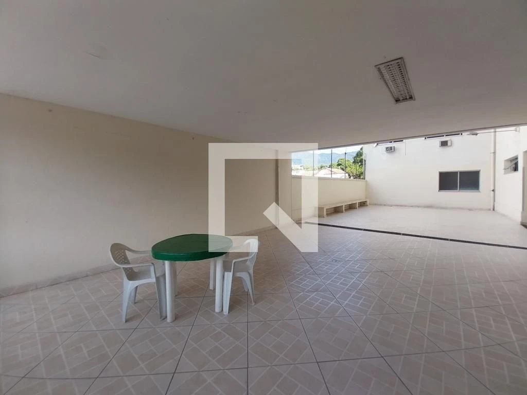Furnished 3-bedroom apartment with suite and balcony — photo 39