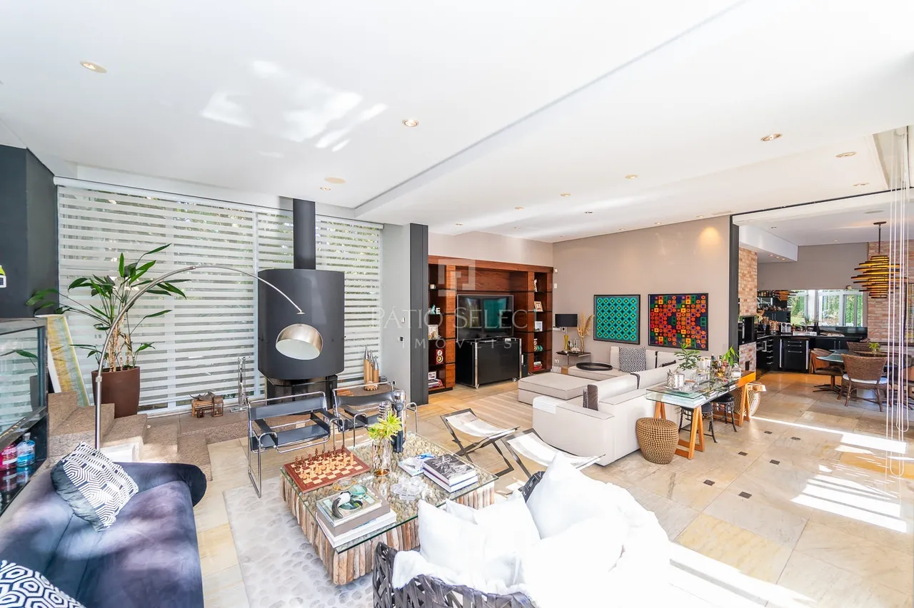 House, 763 m², with a glass-enclosed balcony — photo 20