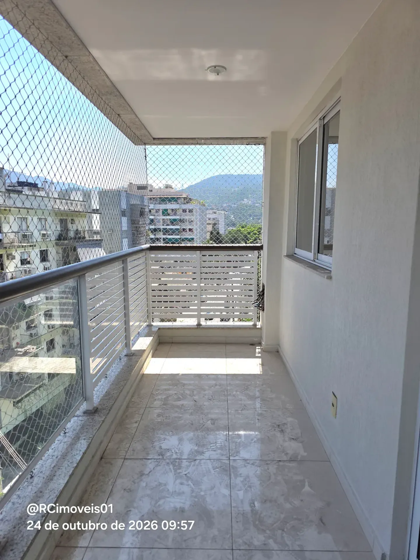 Apartment on the 5th floor with a mountain view — photo 4
