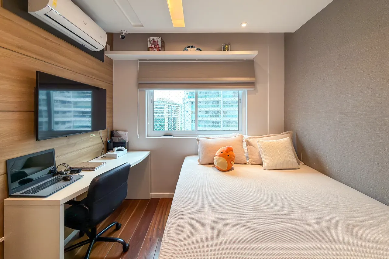 Furnished 3-bedroom apartment with 4 bathrooms — photo 21