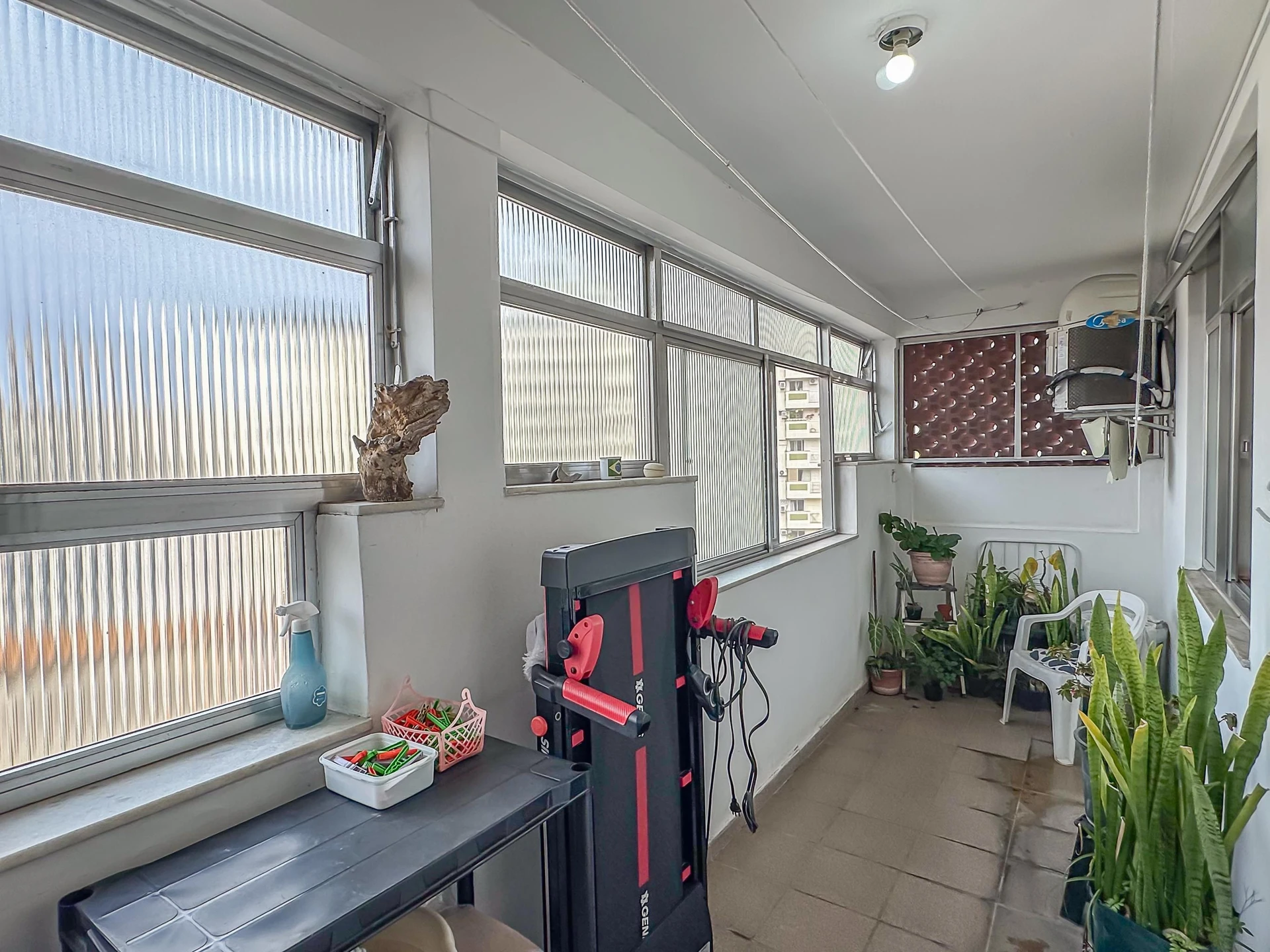 Furnished 2-bedroom apartment with a balcony — photo 9