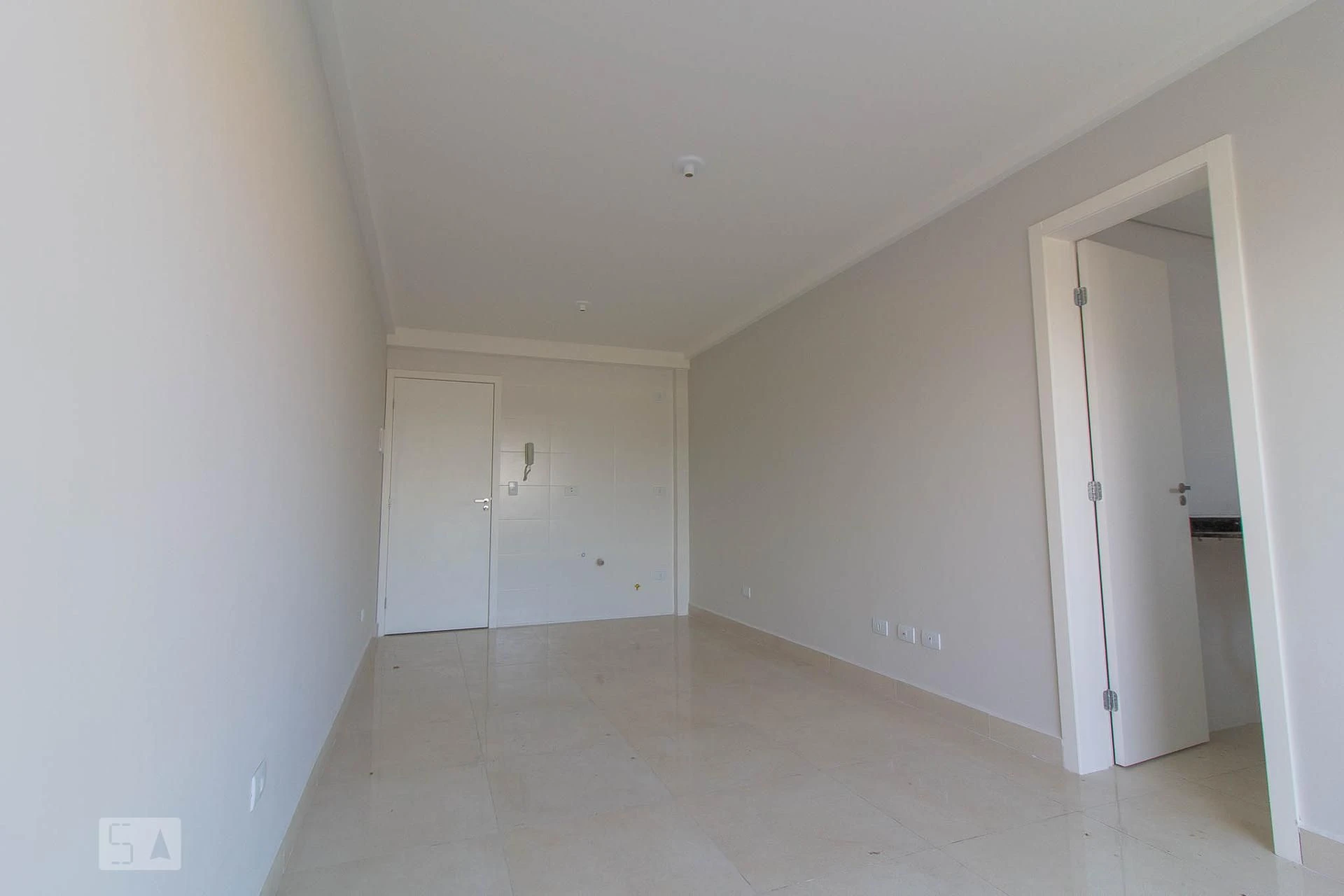Unfurnished studio with 1 bedroom and a balcony — photo 3