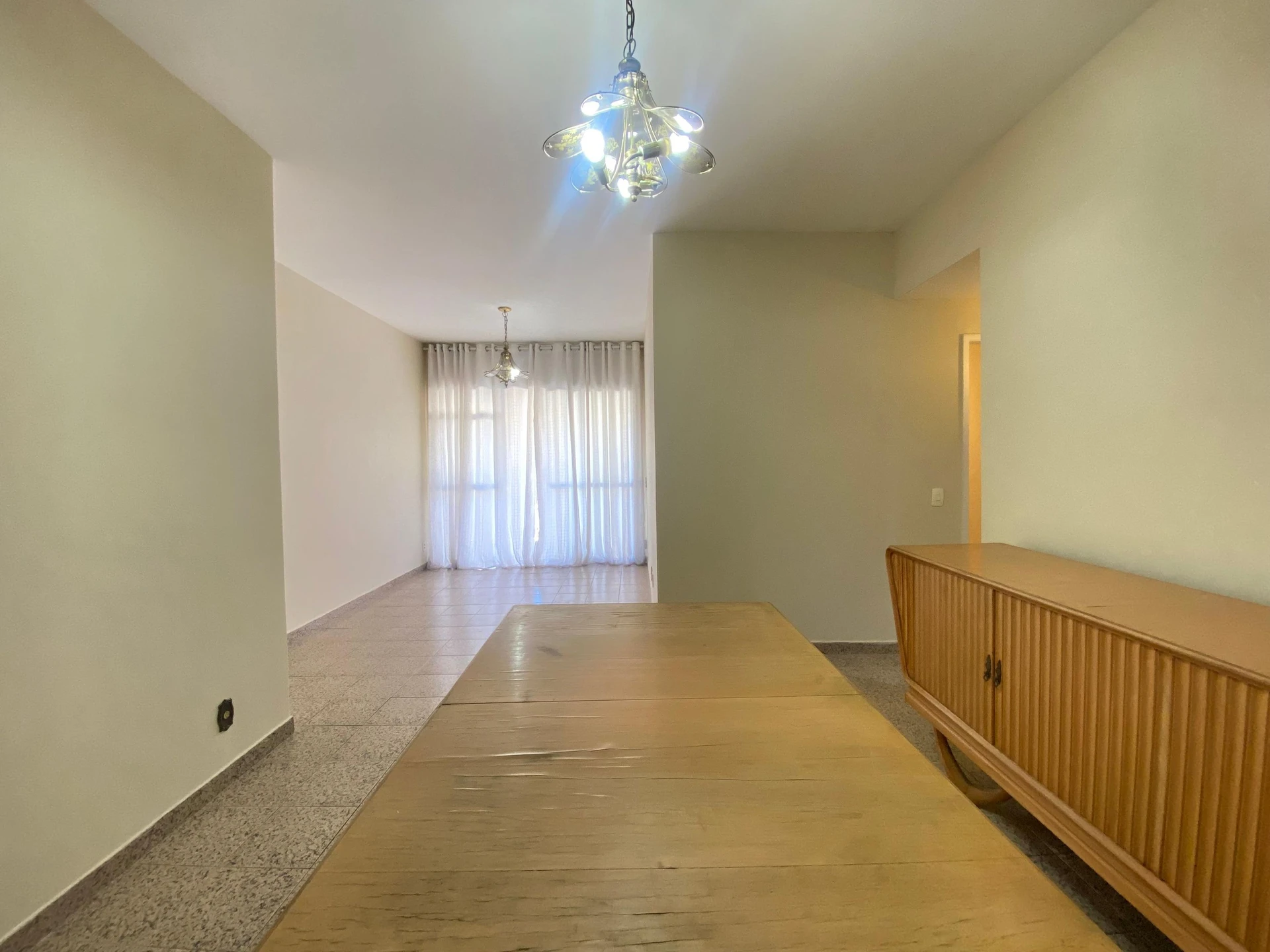 Орендна квартира з 3 спальнями та балконом — photo 36