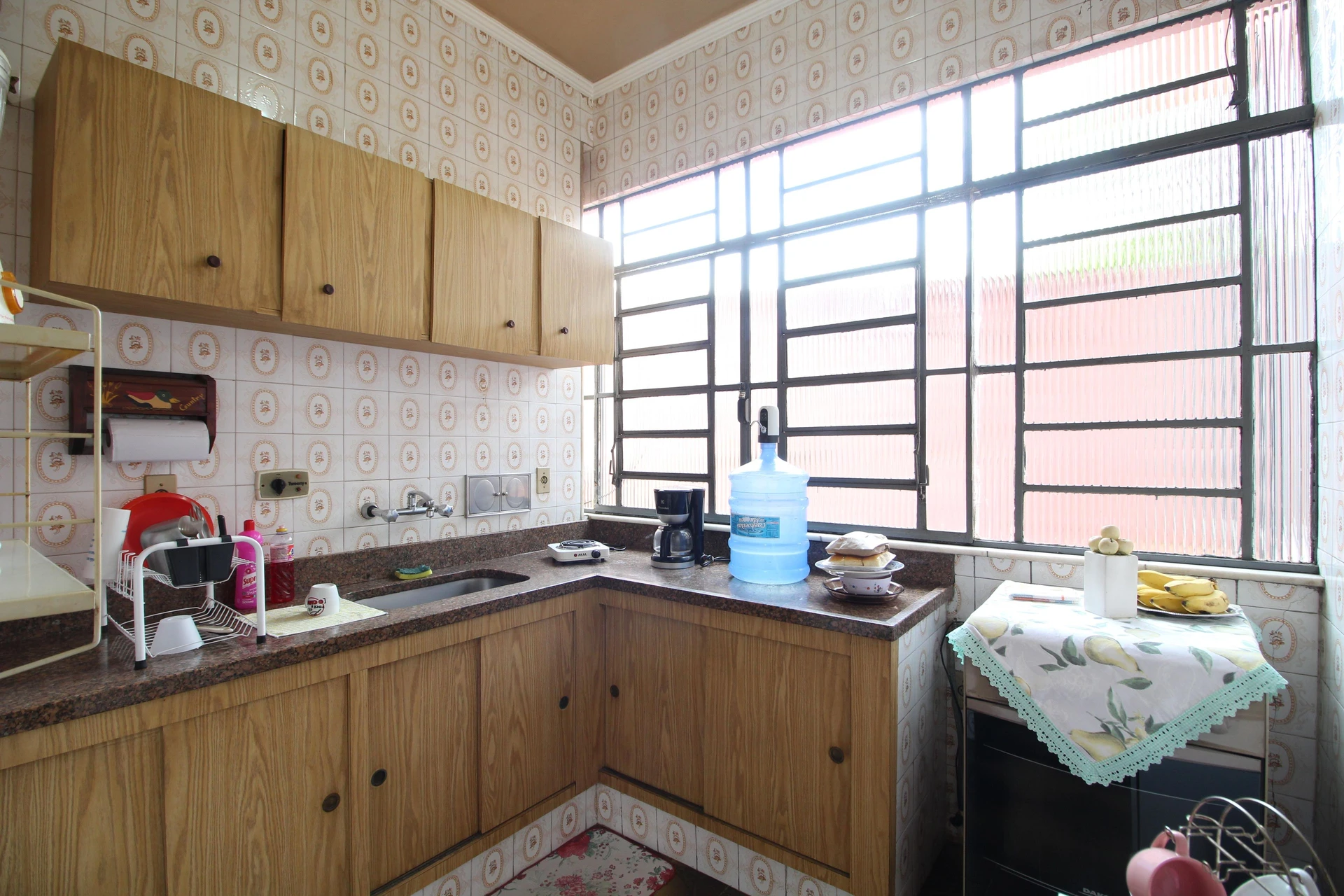 Furnished 3-bedroom house with a private garden — photo 13