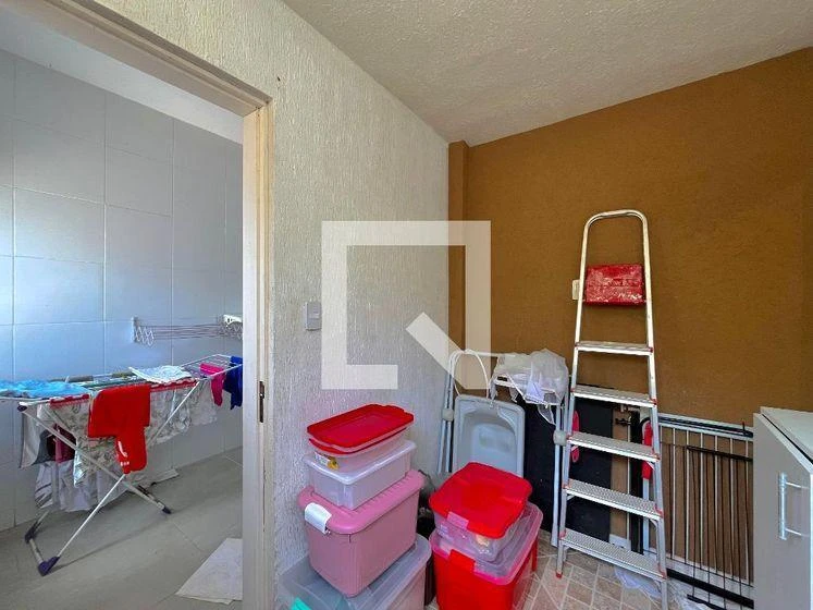 Furnished house, 350 m², with a glass-enclosed balcony — photo 49