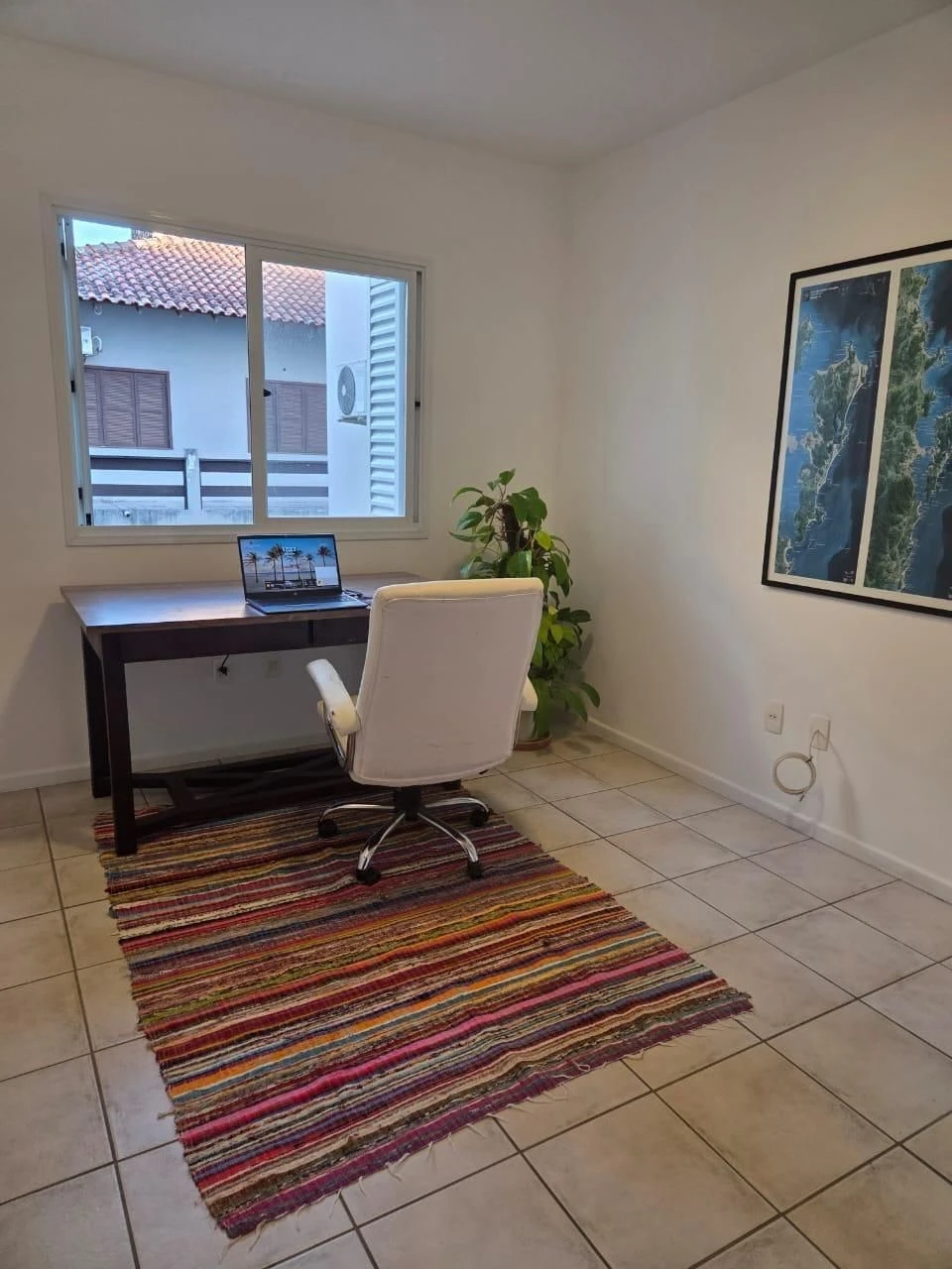 One-bedroom apartment with a washing machine — photo 3