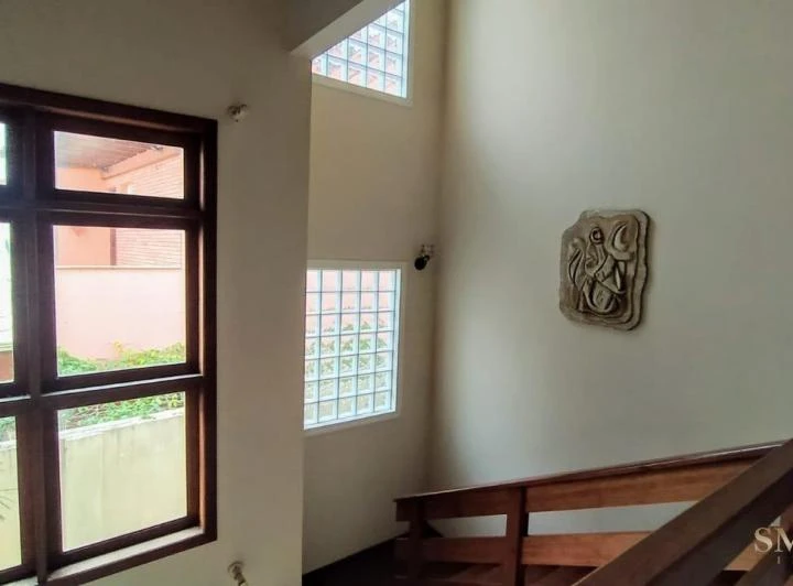 House with 5 bedrooms and 4 bathrooms, 432 m² — photo 6
