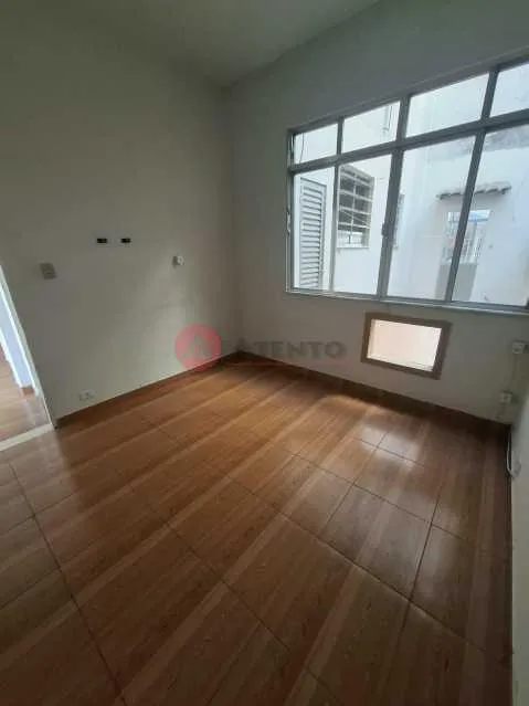 Apartamento com piso de madeira ou laminado, Brás de Pina — photo 12