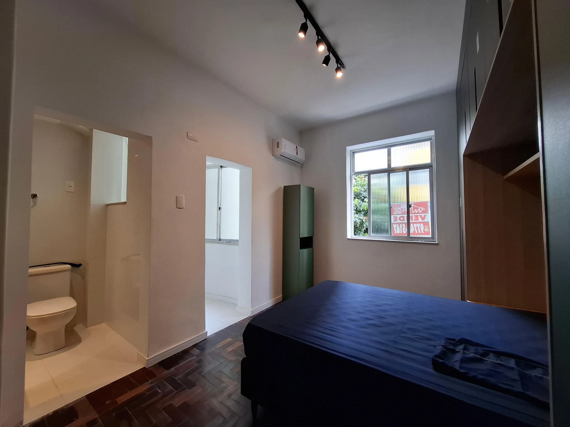 Studio with 1 bedroom and 1 bathroom no parking — photo 2