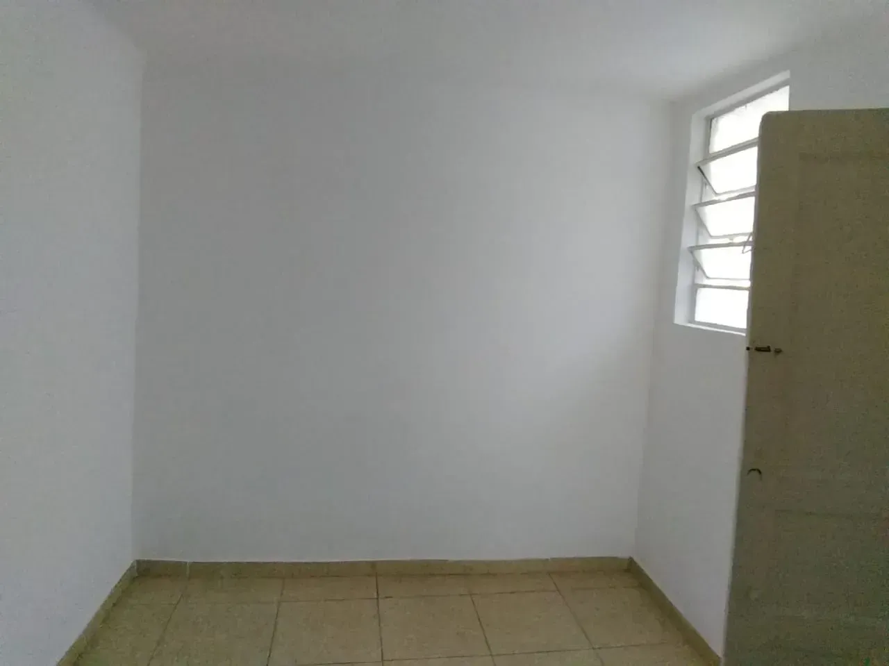 Casa sem mobília com 4 quartos e 1 banheiro — photo 16