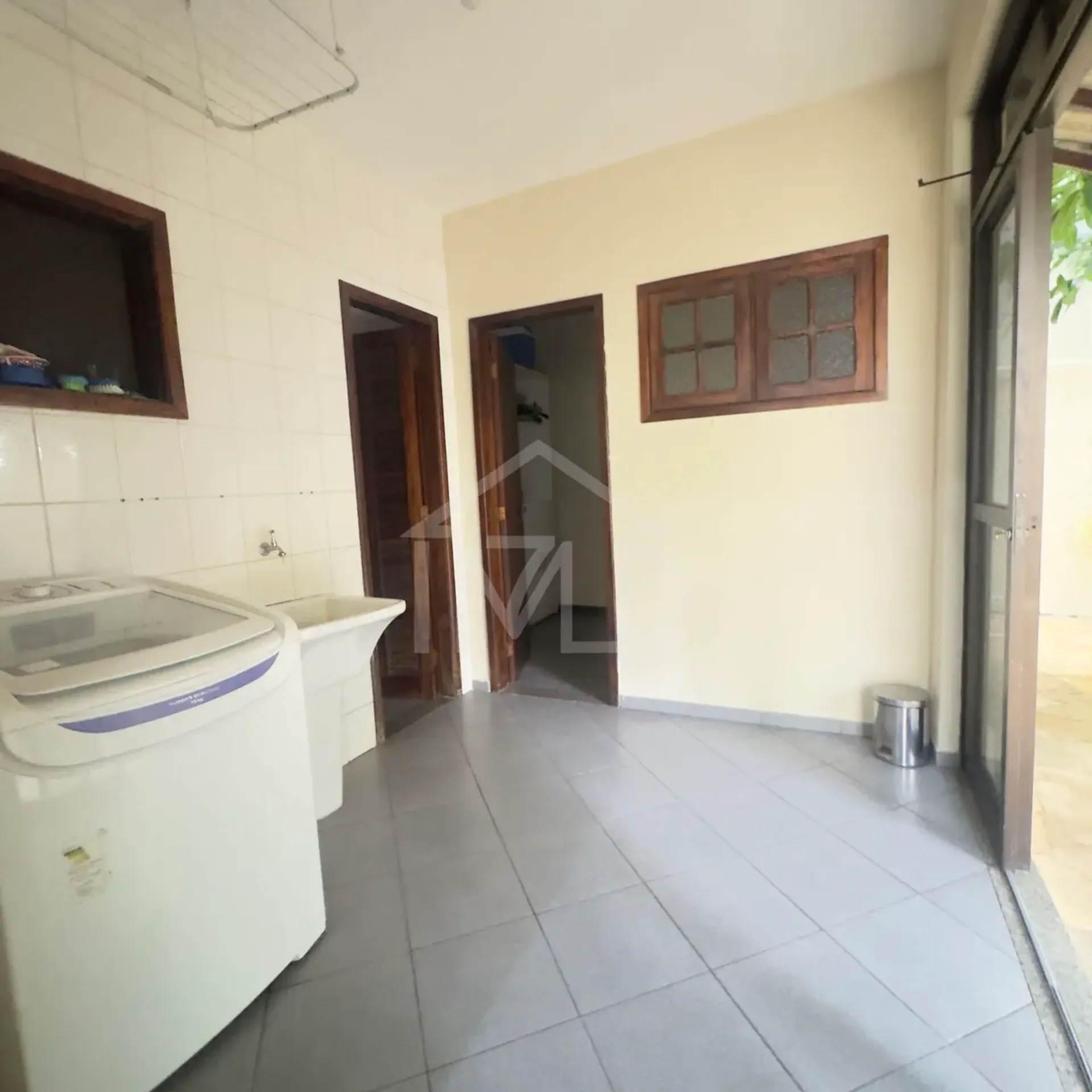 Furnished house, 250 m², with a walk-in closet — photo 35