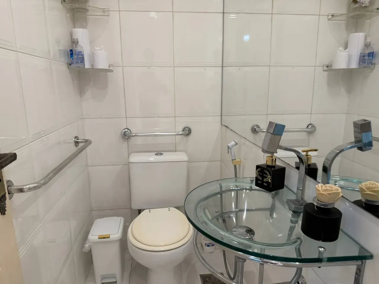 Будинок з 4 спальнями і 4 ванними з вікнами від підлоги до стелі — photo 23