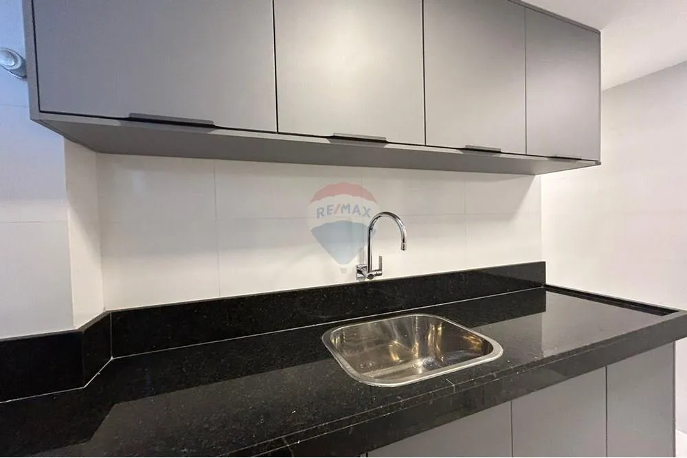 Furnished apartment, 132 m², with a glass-enclosed balcony — photo 58