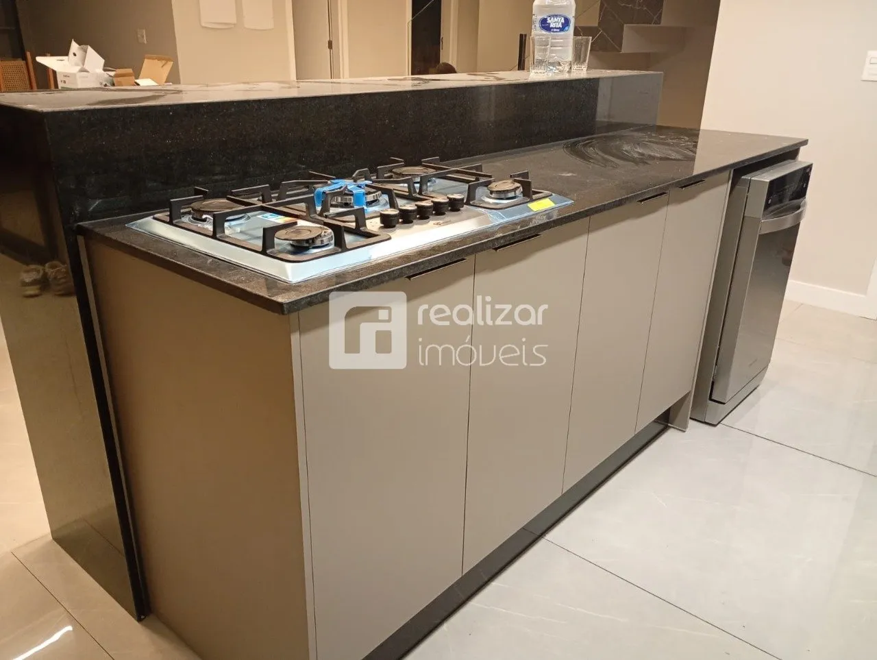 Dishwasher in a 3-bedroom house, 296 m² — photo 36