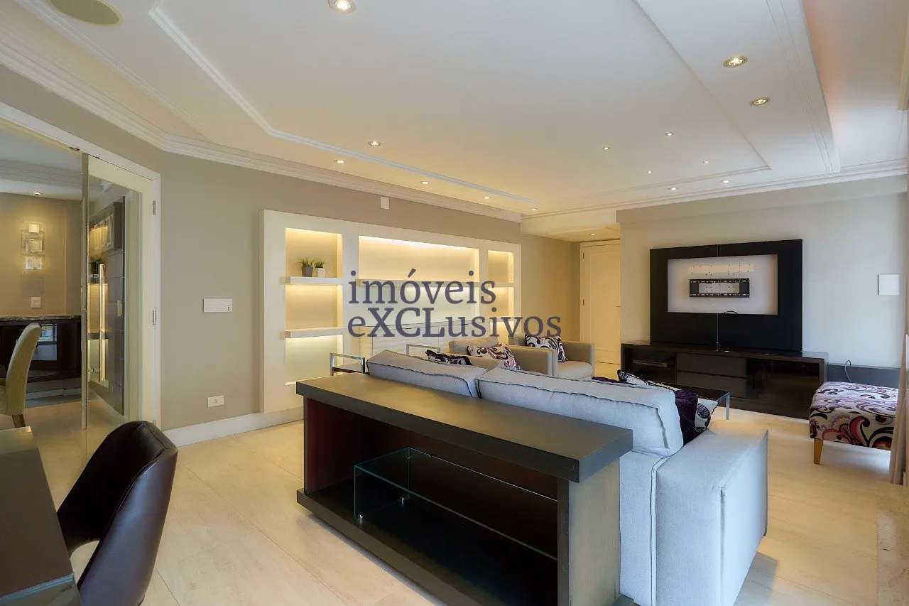 Floor-to-ceiling windows in a 3-bedroom apartment, 146 m² — photo 11